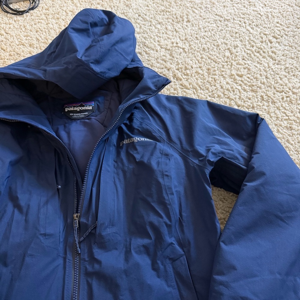 Patagonia Calcite Women's Jacket in Classic Navy - Picture 5 of 7